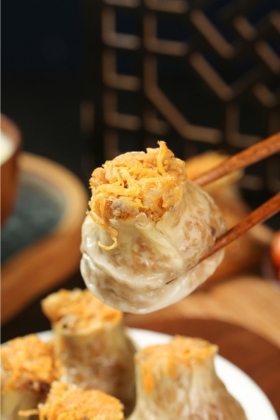 Cantonese Restaurant for an Elegant Escort Dinner Date