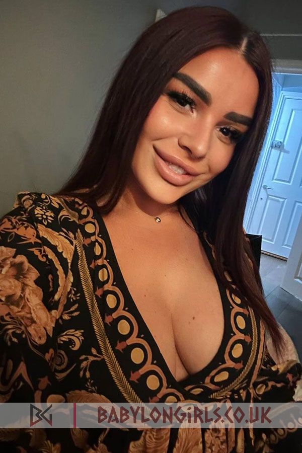Adorable Jessany brunette 5ft 3, 36C