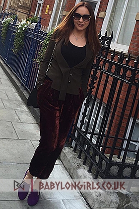 5ft 8, 34C, irresistible brunette Rosella