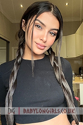 Phenomenal Gertrudes brunette 5ft 2, 34A