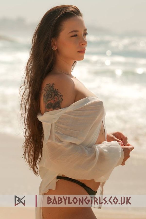 Magnificent Malky brunette 5ft 5, 32C