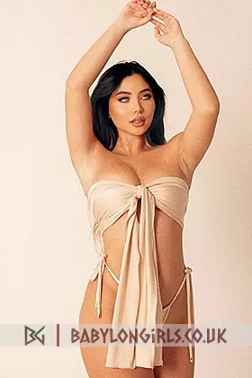 Salma, 38B, adorable brunette 20 yrs Salma, 38B, adorable brunette 20 yrs