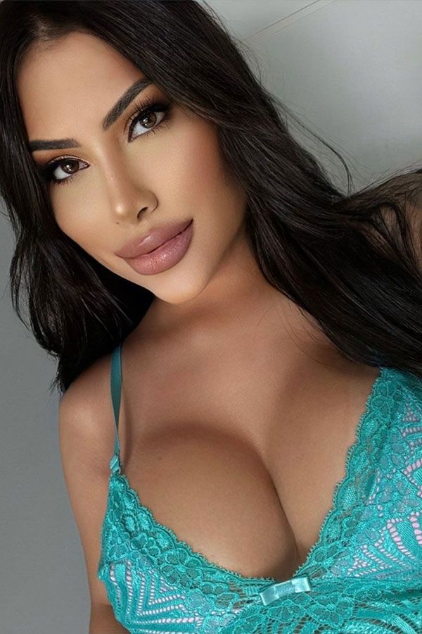 Ambitious Consuela brunette 5ft 3, 34DD
