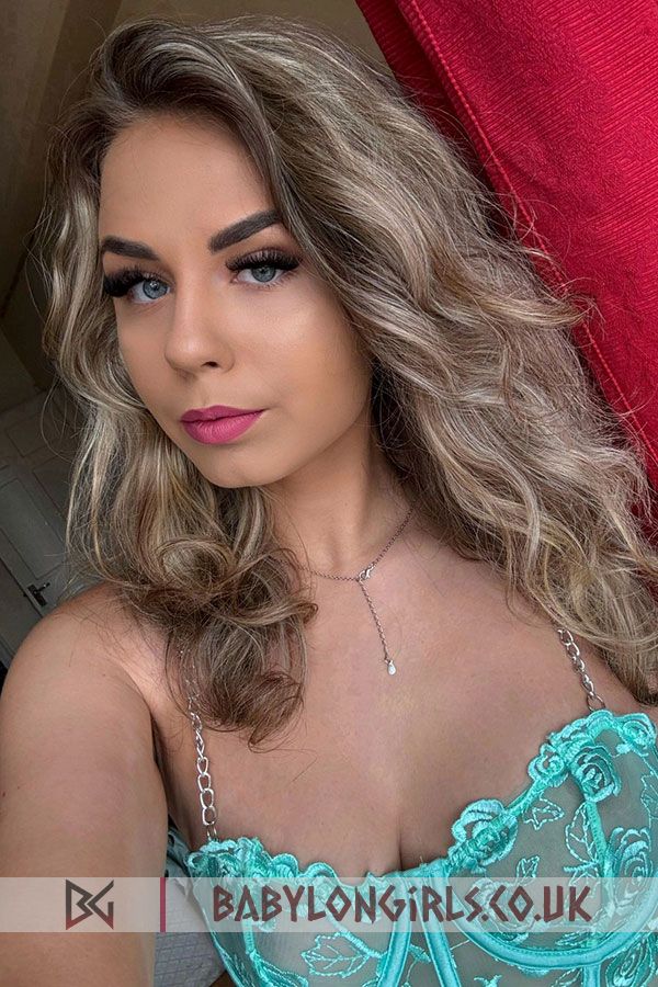 19 yrs Bella attractive blonde, 34C