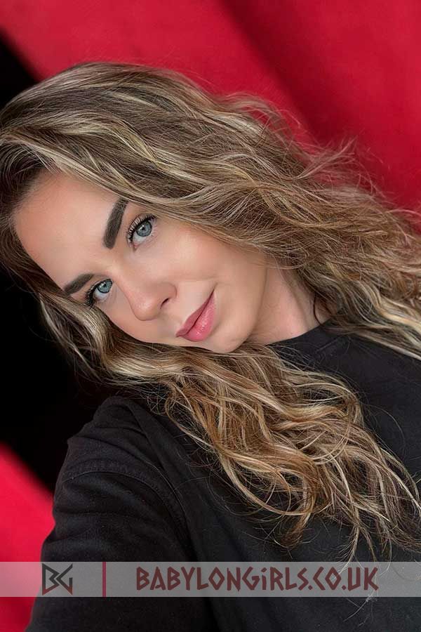  Bella blonde 5ft 5, 34C