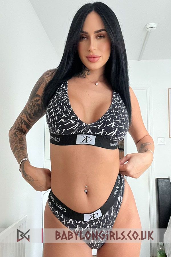 Zari, 34C, good looking brunette 26 yrs