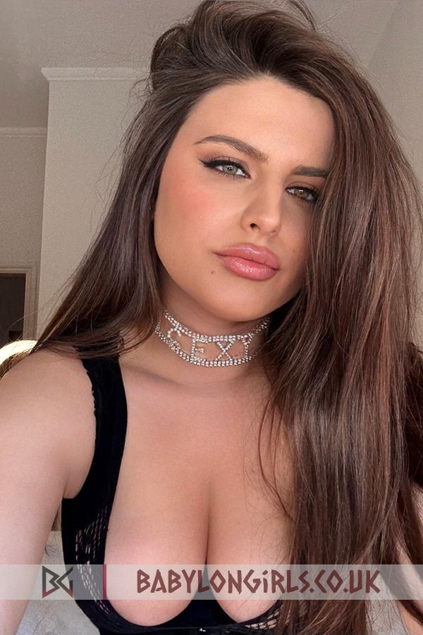 Yummy, 34DD, inspirational brunette 27 yrs
