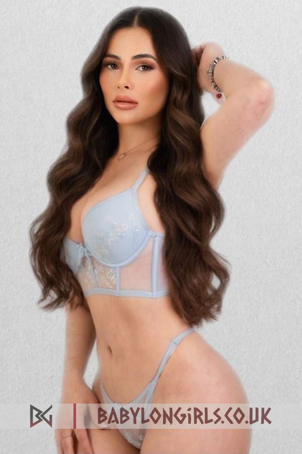 Jaykara, 34B, divine brunette 26 yrs