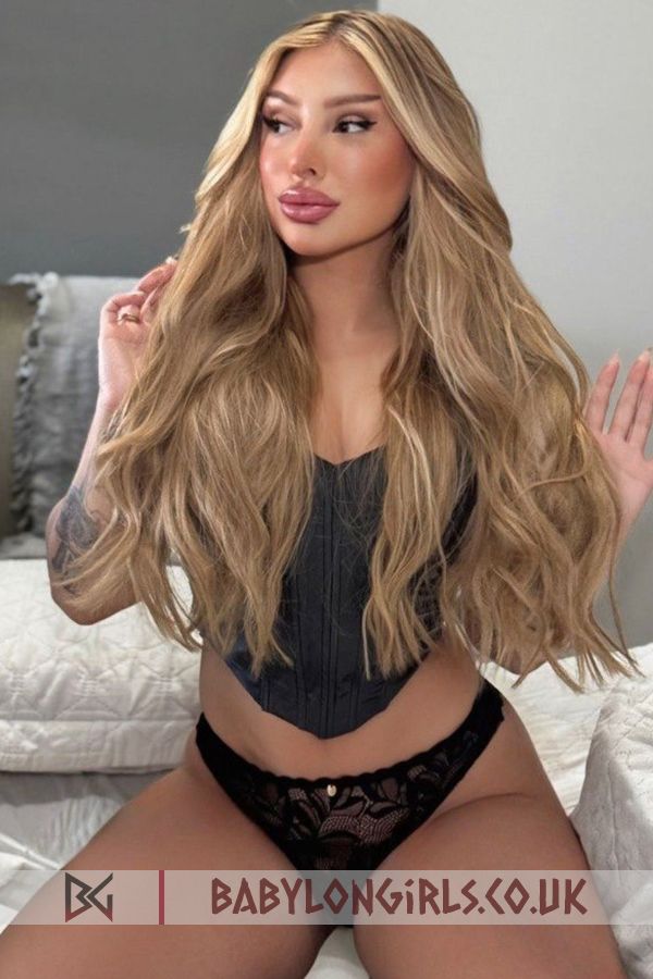 5ft 4, 36E, intelligent blonde Pauletta
