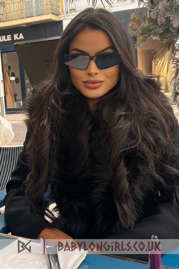 Curvy Eniola brunette 5ft 4, 34C