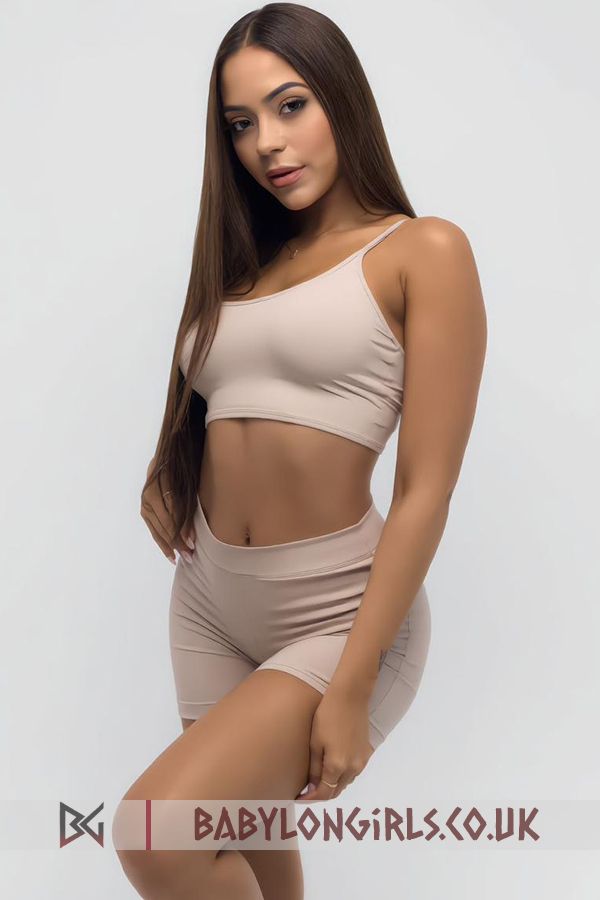 20 yrs Cariba perfect brunette, 32B