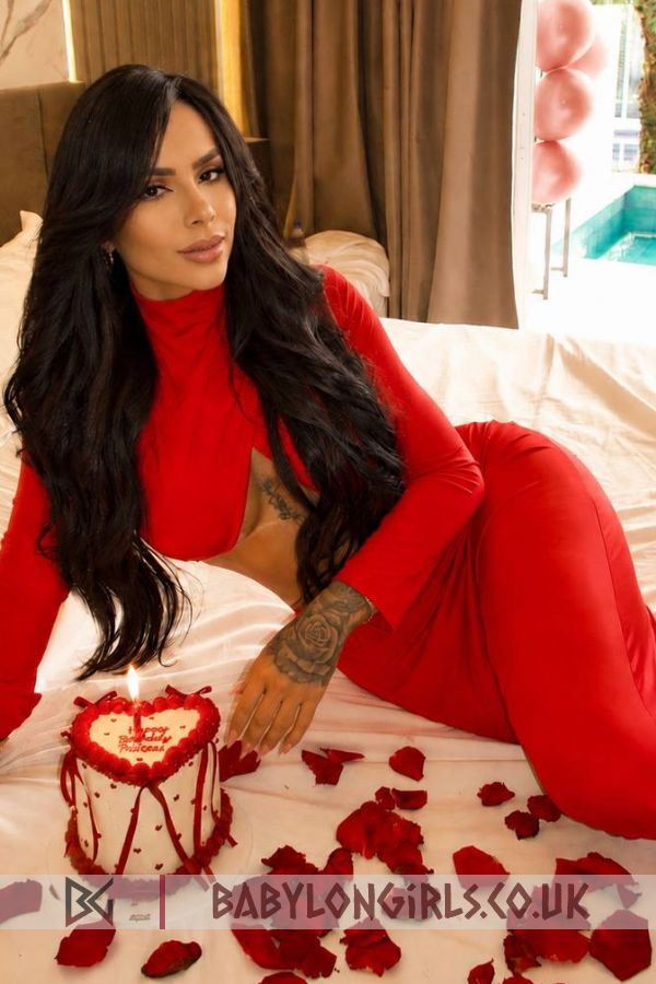Karassa, 34C, interesting brunette 28 yrs