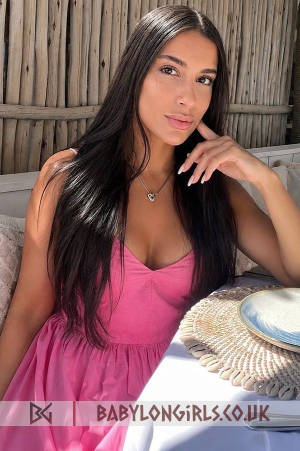 Baldini, 34B, discreet brunette 18 yrs