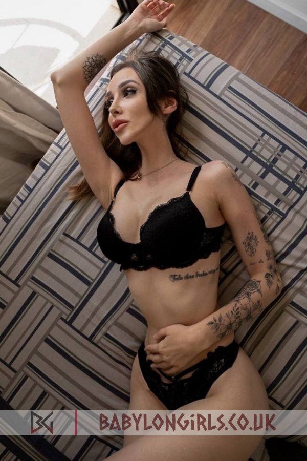 Shay stimulating brunette, 36DD