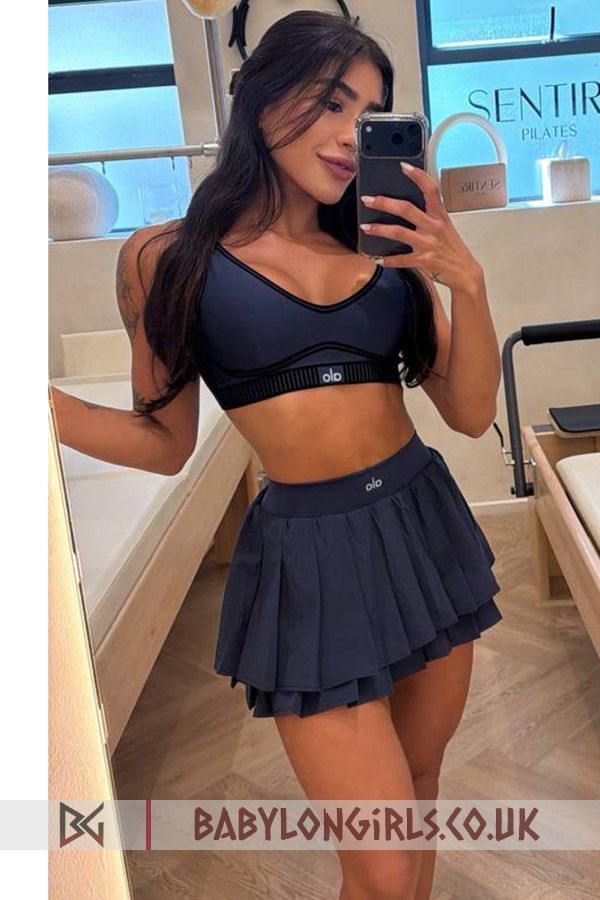 Delightful Herbal brunette 5ft 2, 34C