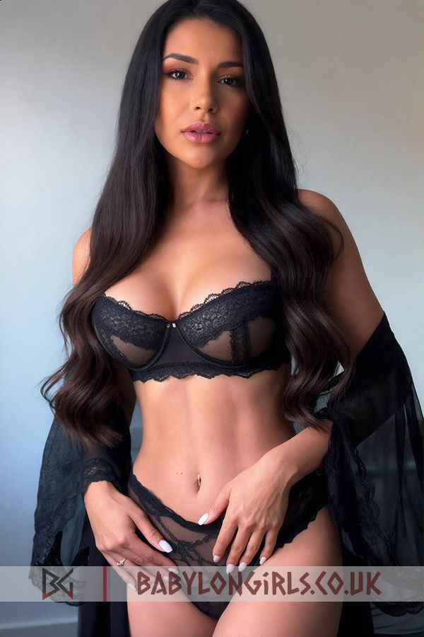 25 yrs Soledat peachy brunette, 34D