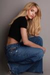 5ft 8, 34B, opulent blonde Apollo