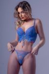 Inspiring blonde Mirelly 
