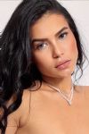 Varena, 32B, satisfying brunette 25 yrs