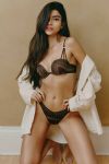 Graceful Dariste brunette 5ft 3, 34B