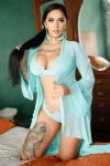 5ft 6, 36D, exciting brunette Esalla
