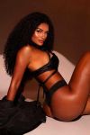 Escort brunette Rebel 