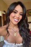 5ft 4, 34C, brilliant brunette Roxie